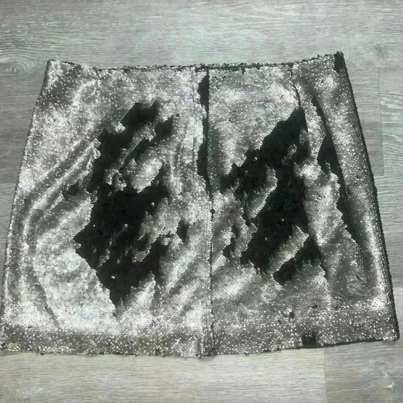 Free People one  Sequin Mini Skirt size 10 very nice condition - Picture 11 of 13